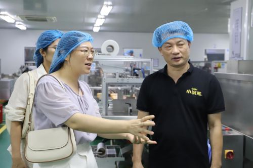 多家官媒探访小浣熊透明工厂,揭开新舒适婴童护理的神秘面纱